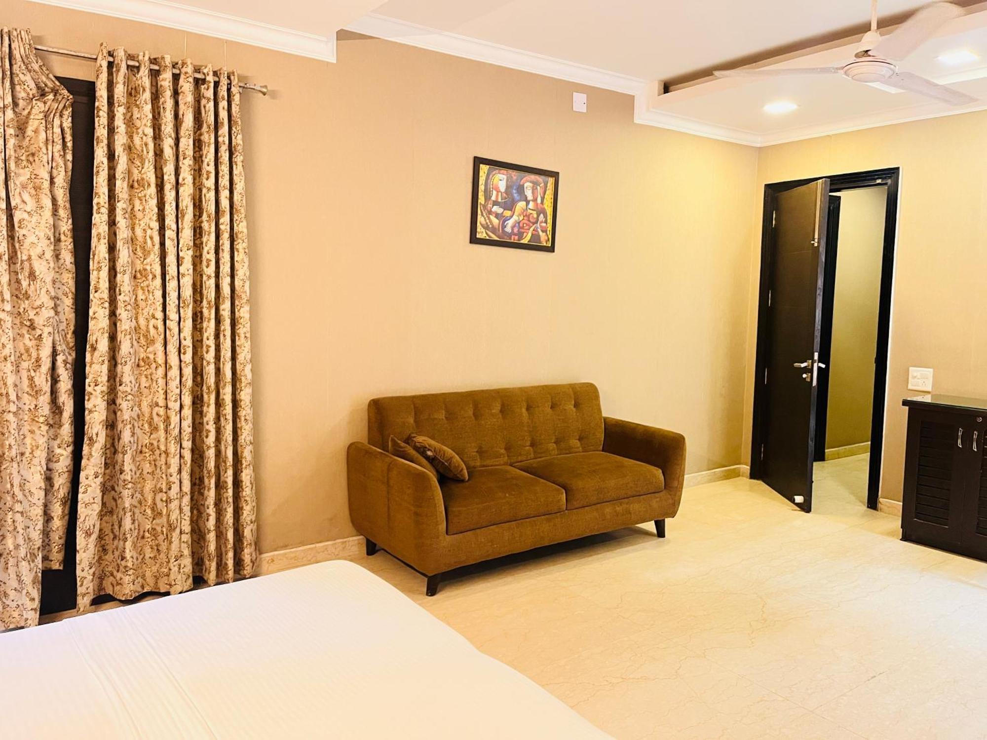 Abode Residency Safdarjung Enclave Near U S Embassy Delhi Hotel 3*