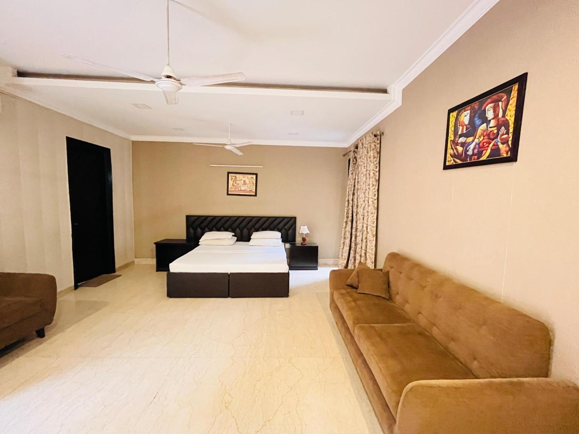 Abode Residency Safdarjung Enclave Near U S Embassy Delhi